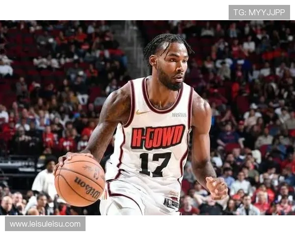 火箭下属发展联盟球队替补中锋凯里进攻亮眼但防守一般