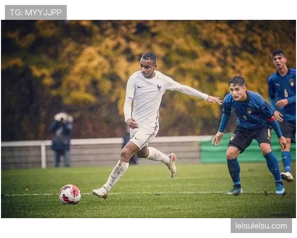 球探报告趋势:欧洲豪门对“多功能性”球员的评估权重增加,以适应现代足球频繁切换战术体系的需求。 球探报告趋势:欧洲豪门对“多功能性”球员的评估权重增加,以适应现代足球频繁切换战术体系的需求。