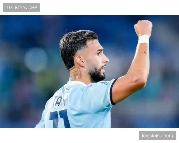 西汉姆联4-0大胜狼队，马夫罗帕诺斯、卡斯特拉诺斯双响